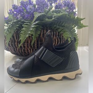 Sorel kinetic Sneaker wmn 8.5 Hi Top NL3374-010